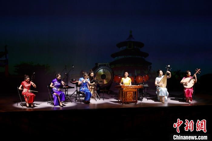 6日，“相約北京”奧林匹克文化節(jié)暨第22屆“相約北京”國際藝術(shù)節(jié)在京開幕?！?lt;a target='_blank' href='/'>中新社</a>記者 富田 攝