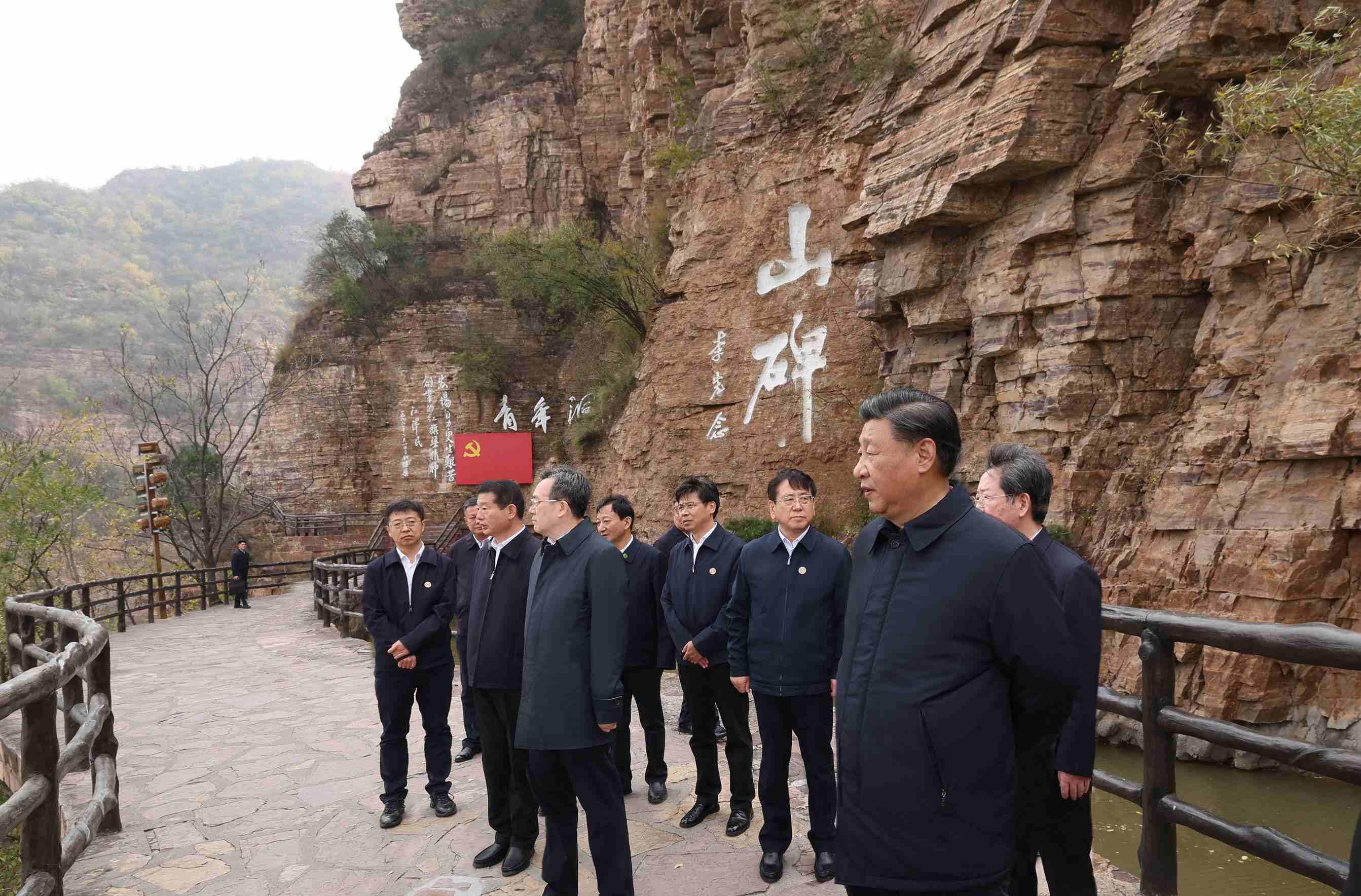 2022年10月28日，習近平總書記在河南安陽林州市紅旗渠青年洞考察。