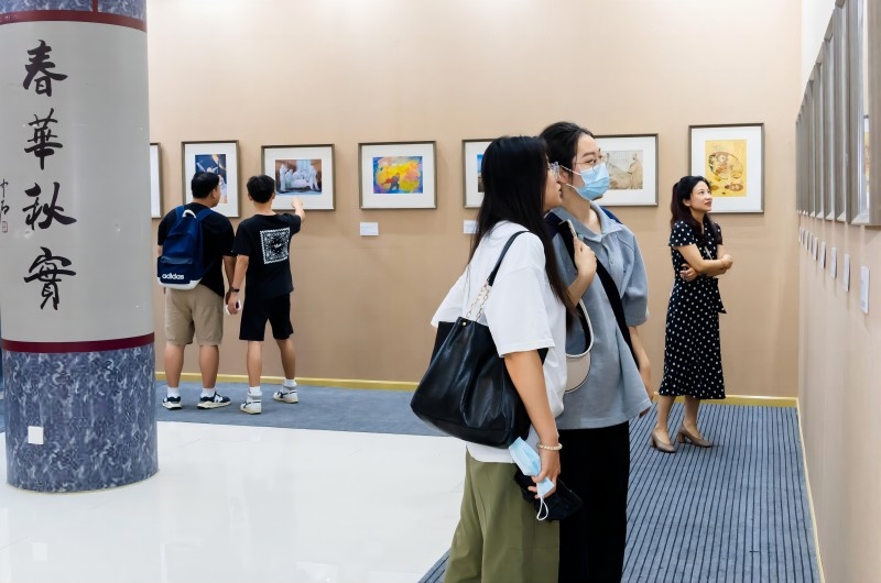 作品展現(xiàn)場(chǎng)。校方供圖