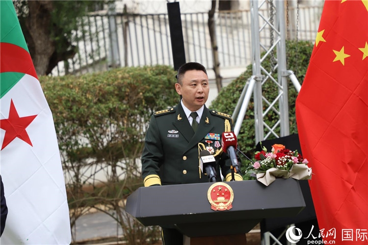 圖為胡璽鈞武官致辭。人民網(wǎng)記者 王傳寶攝
