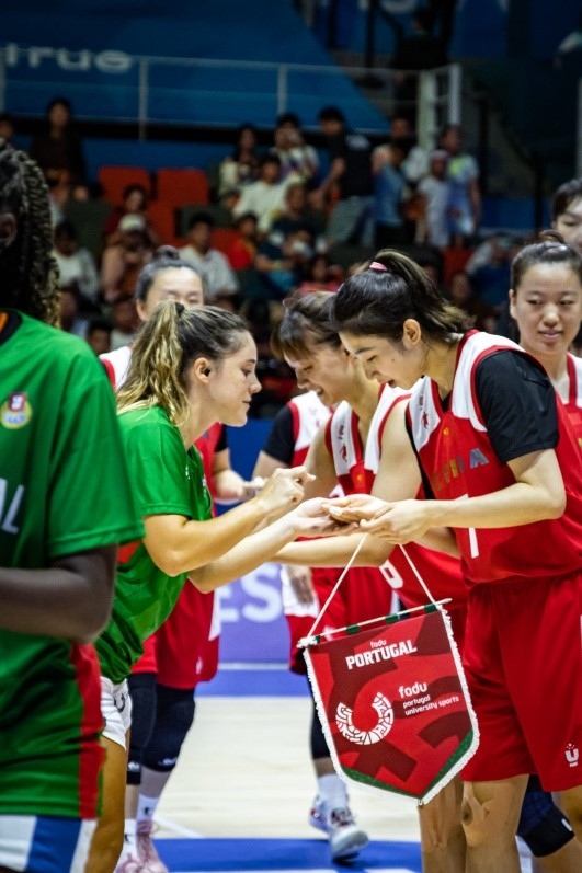 28日，成都大運(yùn)會(huì)女籃項(xiàng)目葡萄牙隊(duì)對(duì)戰(zhàn)中國(guó)隊(duì)。 受訪者供圖