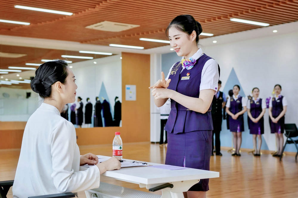 手語培訓(xùn)與考核。