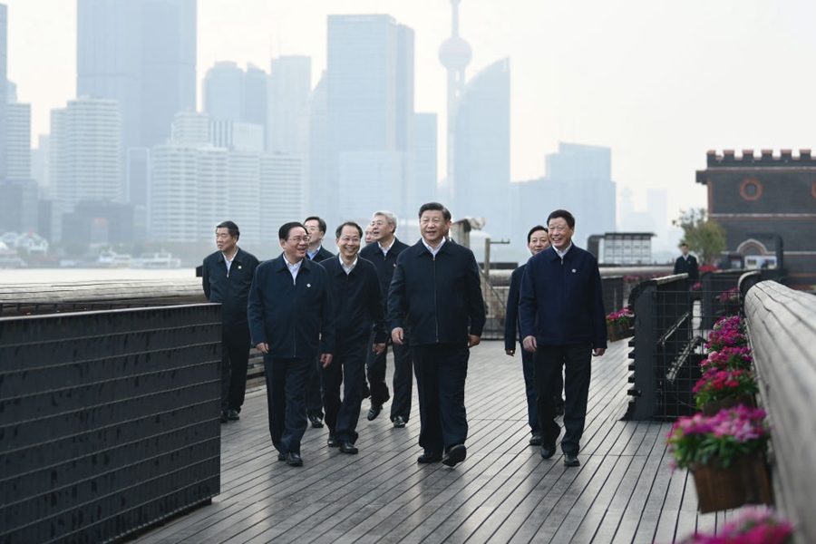 2019年11月2日，習近平在上海市楊浦區(qū)濱江公共空間楊樹浦水廠濱江段考察。
