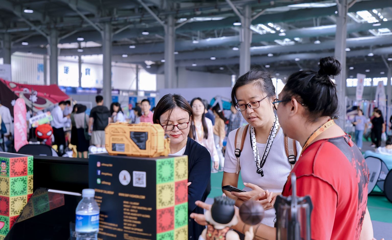 體育服務專題展區(qū)現(xiàn)場。人民網 歐陽易佳攝