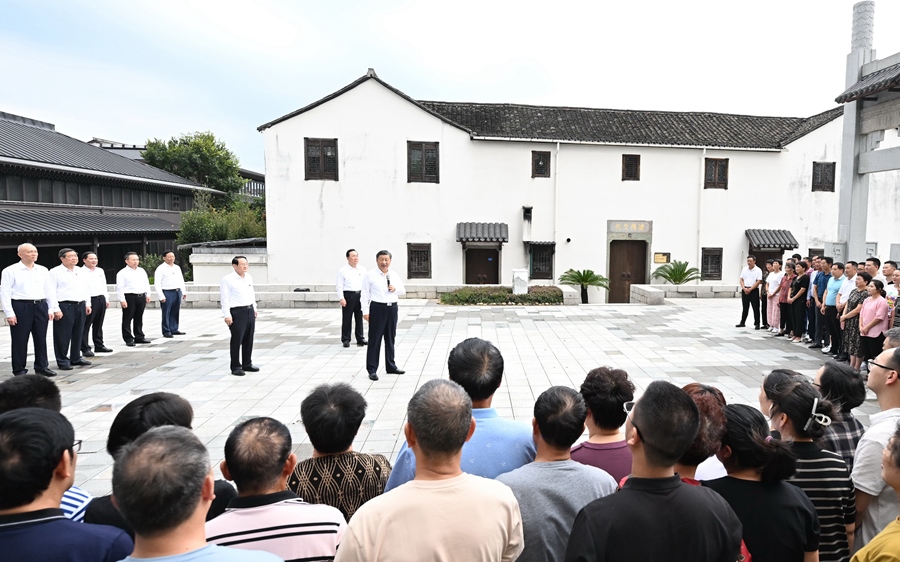9月20日下午，習(xí)近平總書記在楓橋經(jīng)驗陳列館考察。新華社記者 燕雁 攝