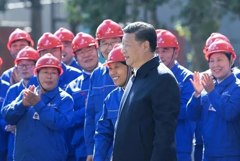 △2018年9月26日，習(xí)近平總書記來到中國一重集團(tuán)，同工人親切交流。