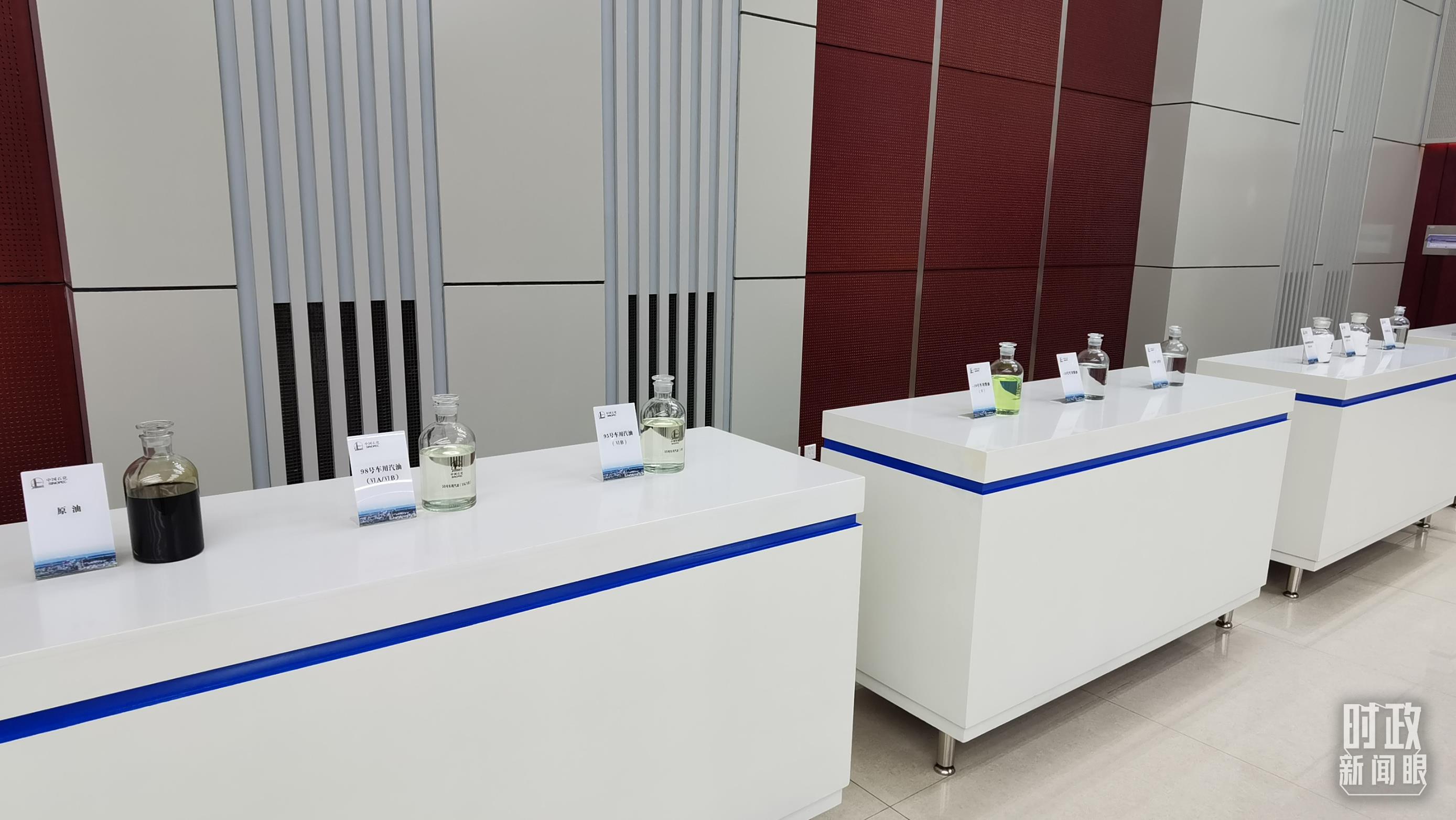 △中國石化九江分公司生產的產品展示。（總臺央視記者郭鴻拍攝）