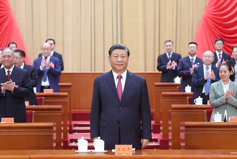 △2023年10月9日，中國工會(huì)第十八次全國代表大會(huì)在北京人民大會(huì)堂開幕。習(xí)近平總書記到會(huì)祝賀。