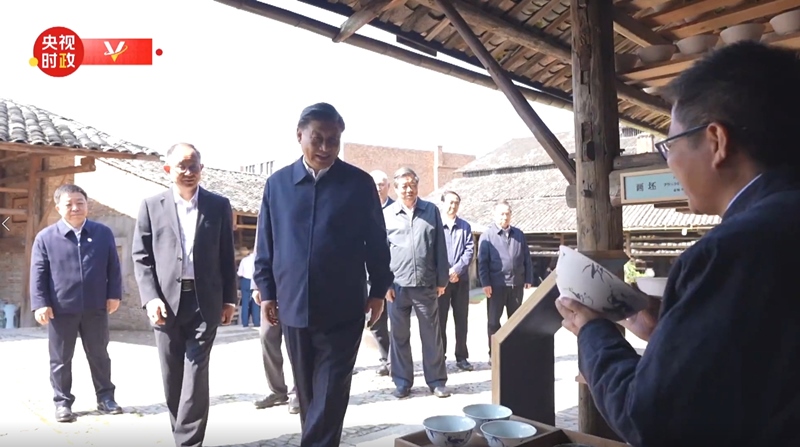 2023年10月11日，習(xí)近平在江西景德鎮(zhèn)考察。（視頻截圖）