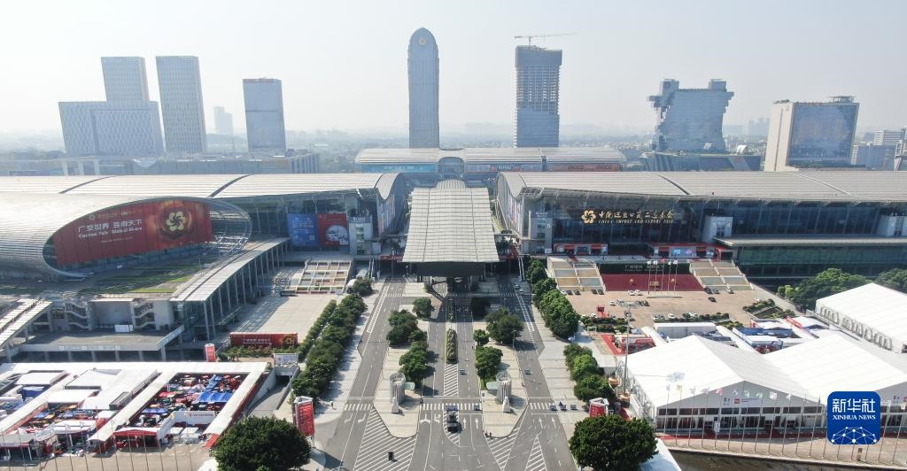 廣交會(huì)舉辦地外景（10月14日攝，無人機(jī)照片）。新華社記者 鄧華 攝