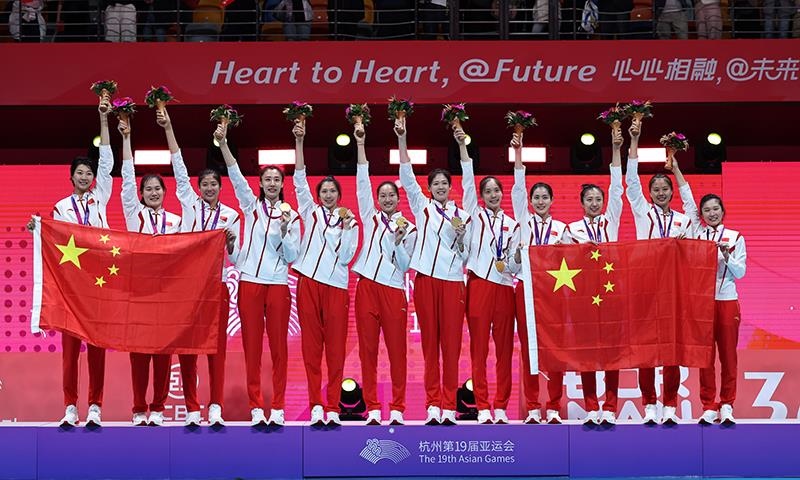 △2023年10月7日，杭州亞運會，中國女排再創(chuàng)佳績，以六戰(zhàn)全勝第九次摘得亞運金牌。