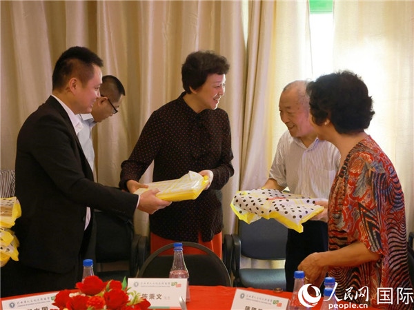 當?shù)貢r間10月23日，國務院僑務辦公室主任陳旭在巴西華人文化交流協(xié)會會館出席里約僑界舉辦的重陽節(jié)敬老聯(lián)歡活動。人民網(wǎng)記者 陳海琪攝