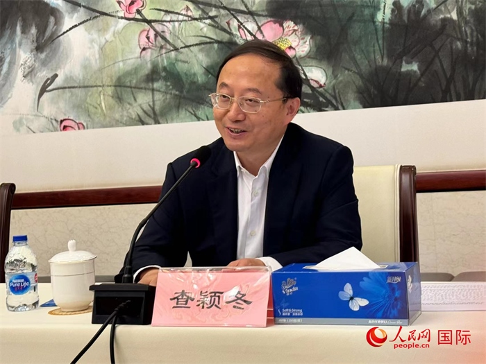 10月31日，蘇州市人民政府副市長查穎冬在第五屆中法文化論壇媒體吹風會上講話。（人民網(wǎng) 謝瑩攝）