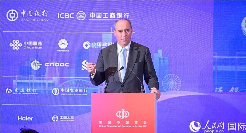 英國(guó)商業(yè)貿(mào)易部國(guó)務(wù)大臣（投資大臣）多米尼克·約翰遜與會(huì)。人民網(wǎng) 郭錦標(biāo)攝