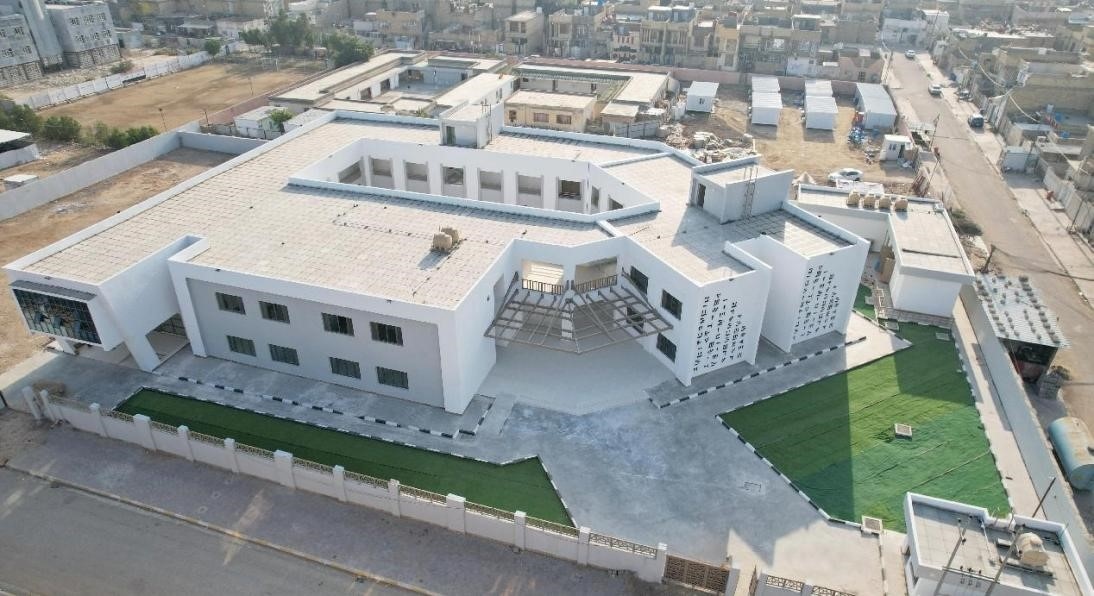中國(guó)電建承建了679所伊拉克示范學(xué)校。圖為已經(jīng)竣工的伊拉克瓦西特省第20號(hào)學(xué)校。趙沖攝 中國(guó)電建供圖