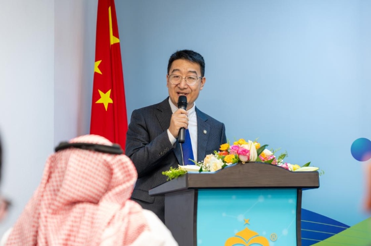 沙特智慧宮語言公司董事長(zhǎng)馬永亮致辭。主辦方供圖
