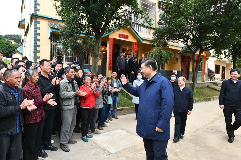 2021年4月25日，習近平總書記在廣西桂林市全州縣才灣鎮(zhèn)毛竹山村考察時，同鄉(xiāng)親們親切交流。新華社記者 謝環(huán)馳 攝