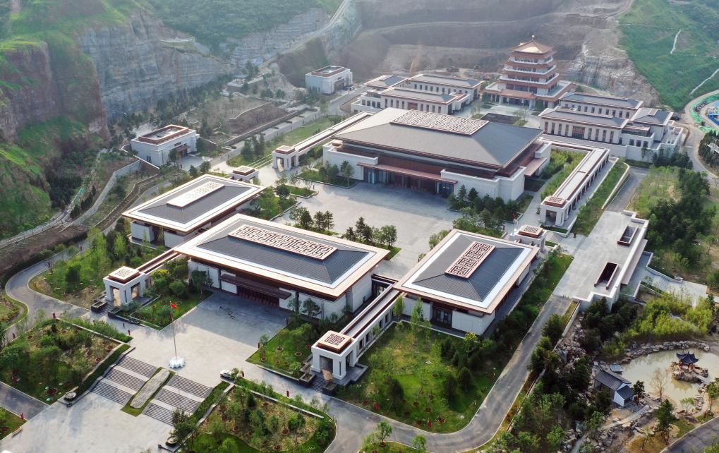 這是2022年7月30日拍攝的中國國家版本館中央總館（無人機(jī)照片）。新華社記者 李賀 攝