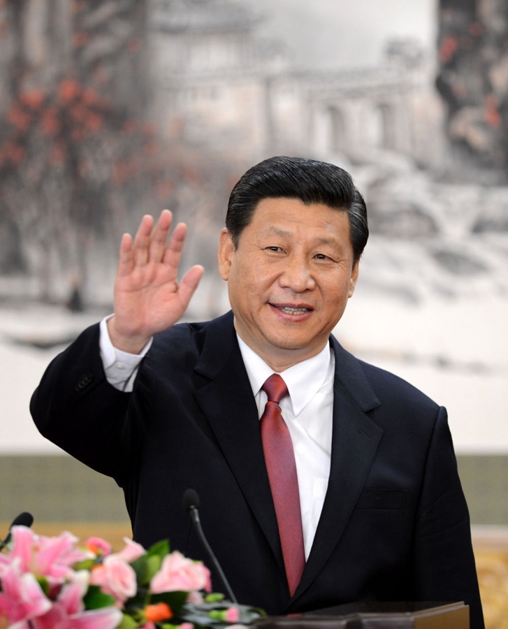 2012年11月15日，剛剛在中共十八屆一中全會(huì)上當(dāng)選中共中央總書(shū)記的習(xí)近平在北京人民大會(huì)堂同采訪十八大的中外記者親切見(jiàn)面。新華社記者 謝環(huán)馳 攝