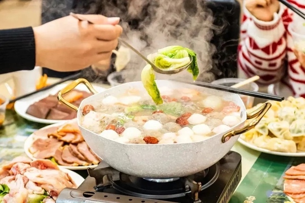 華南理工大學(xué)推出火鍋年夜飯。校方供圖