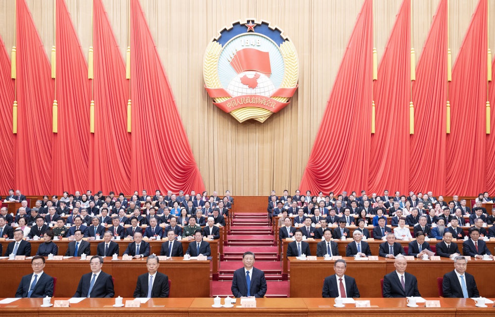 3月10日上午，中國人民政治協(xié)商會議第十四屆全國委員會第二次會議在北京人民大會堂閉幕。這是習近平、李強、趙樂際、蔡奇、丁薛祥、李希、韓正在主席臺就座。王滬寧主持閉幕會。