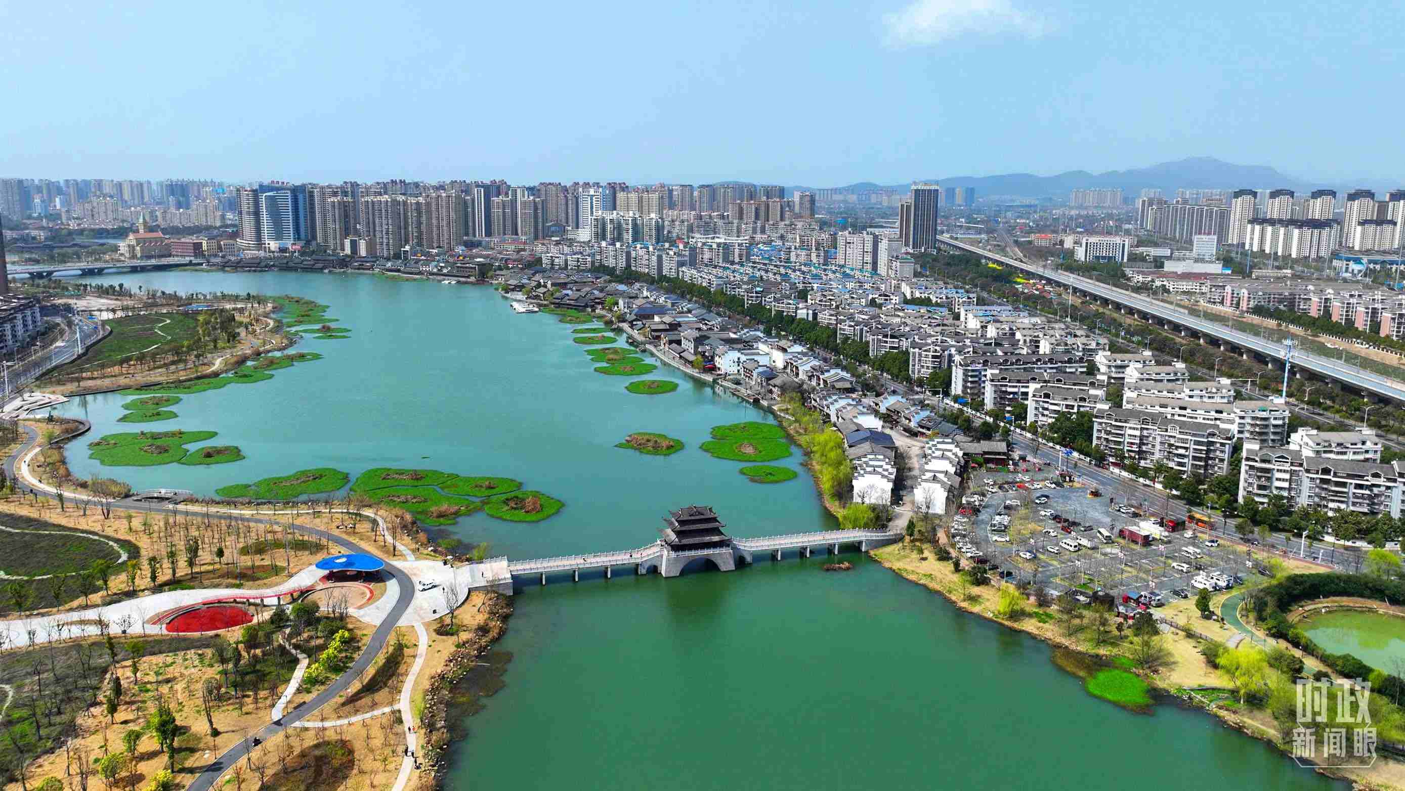 湖南常德。此次座談會(huì)前，習(xí)近平在長(zhǎng)沙、常德兩地實(shí)地考察。（總臺(tái)央視記者范凱拍攝）