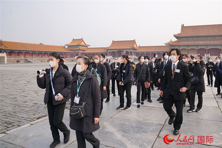 松山芭蕾舞團(tuán)青年代表團(tuán)在故宮參觀。人民網(wǎng)記者 張麗婭攝