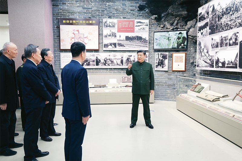 2024年2月1日至2日，中共中央總書(shū)記、國(guó)家主席、中央軍委主席習(xí)近平來(lái)到天津，看望慰問(wèn)基層干部群眾。這是2日上午，習(xí)近平在平津戰(zhàn)役紀(jì)念館考察。 新華社記者 鞠鵬/攝