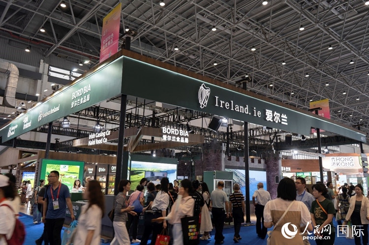 第四屆中國國際消費(fèi)品博覽會(huì)愛爾蘭國家館。人民網(wǎng) 常沙攝