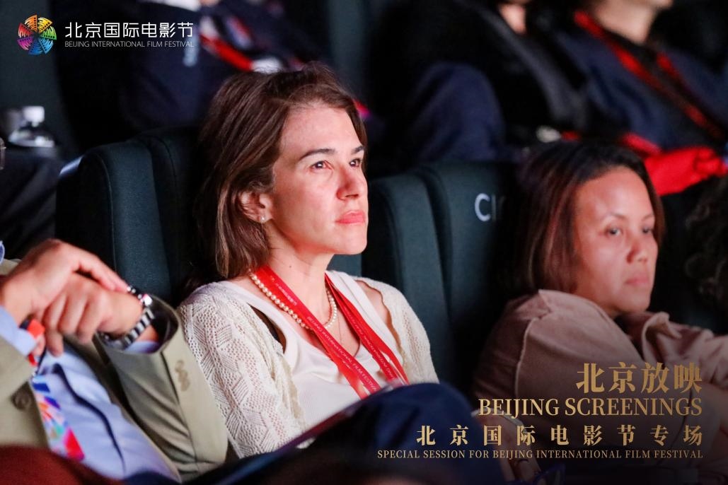 外國影人認真聆聽中國影片推介內(nèi)容。主辦方供圖
