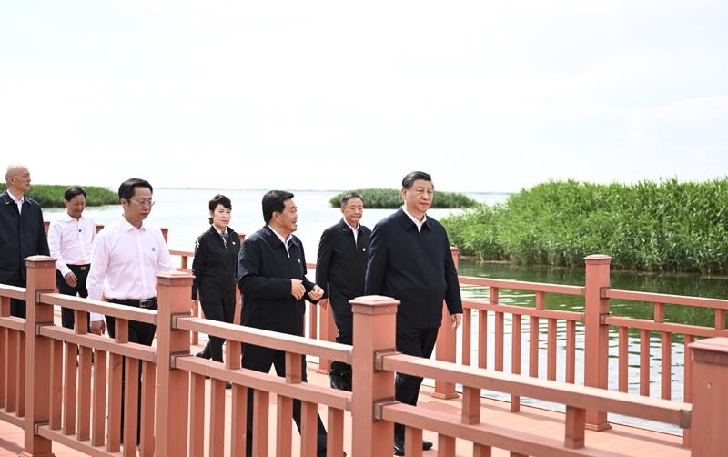 △2023年6月5日，習(xí)近平總書記在烏梁素?？疾?。