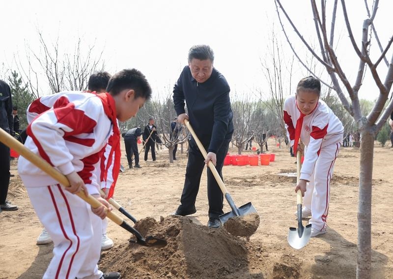 △2024年4月3日，習(xí)近平總書記來到北京市通州區(qū)潞城鎮(zhèn)參加首都義務(wù)植樹活動。