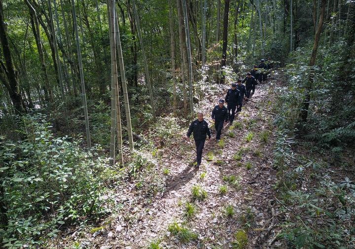 △2022年1月19日，武夷山國家公園護林員在巡山。
