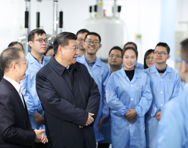 2019年1月17日，習(xí)近平在天津南開(kāi)大學(xué)元素有機(jī)化學(xué)國(guó)家重點(diǎn)實(shí)驗(yàn)室同師生親切交流。