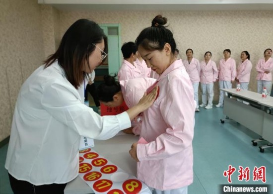 寧夏開展全國孤殘兒童護理員高級技師、技師職業(yè)技能等級認定工作。寧夏民政廳 供圖