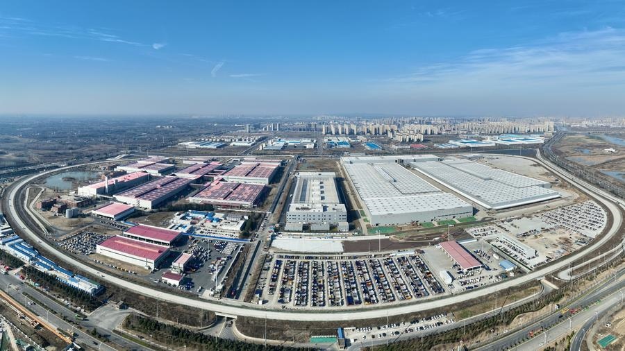 安徽省肥西縣在建的新能源汽車產(chǎn)業(yè)園（2024年1月24日攝，無人機照片）。新華社發(fā)（陳家樂 攝）