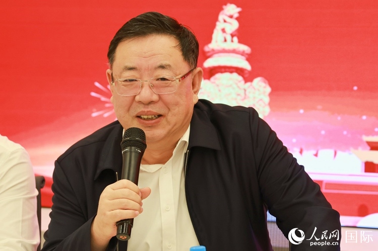 山東省泰安市委書記、市人大常委會主任楊洪濤在座談會上致辭。人民網(wǎng)記者 陳海琪攝