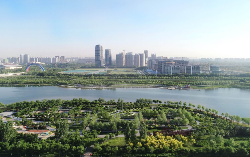 石家莊市滹沱河景色（2022年5月16日攝，無(wú)人機(jī)照片）。新華社記者 楊世堯 攝