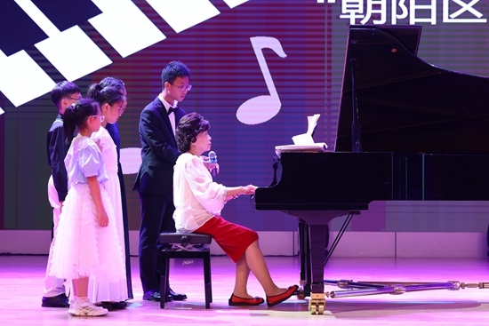 鮑蕙蕎擔(dān)任指導(dǎo)。通過專家的點評