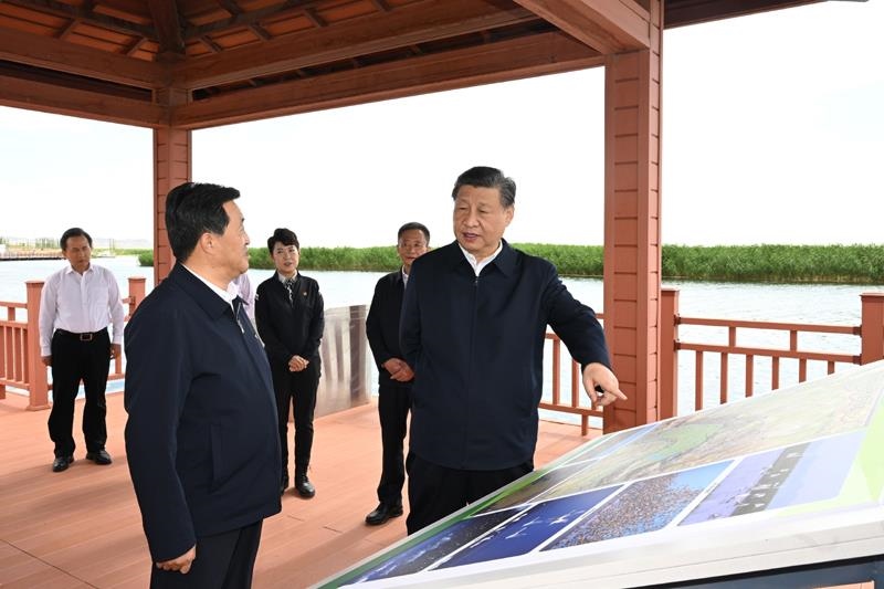 △2023年6月5日，習(xí)近平總書記在烏梁素?？疾?。