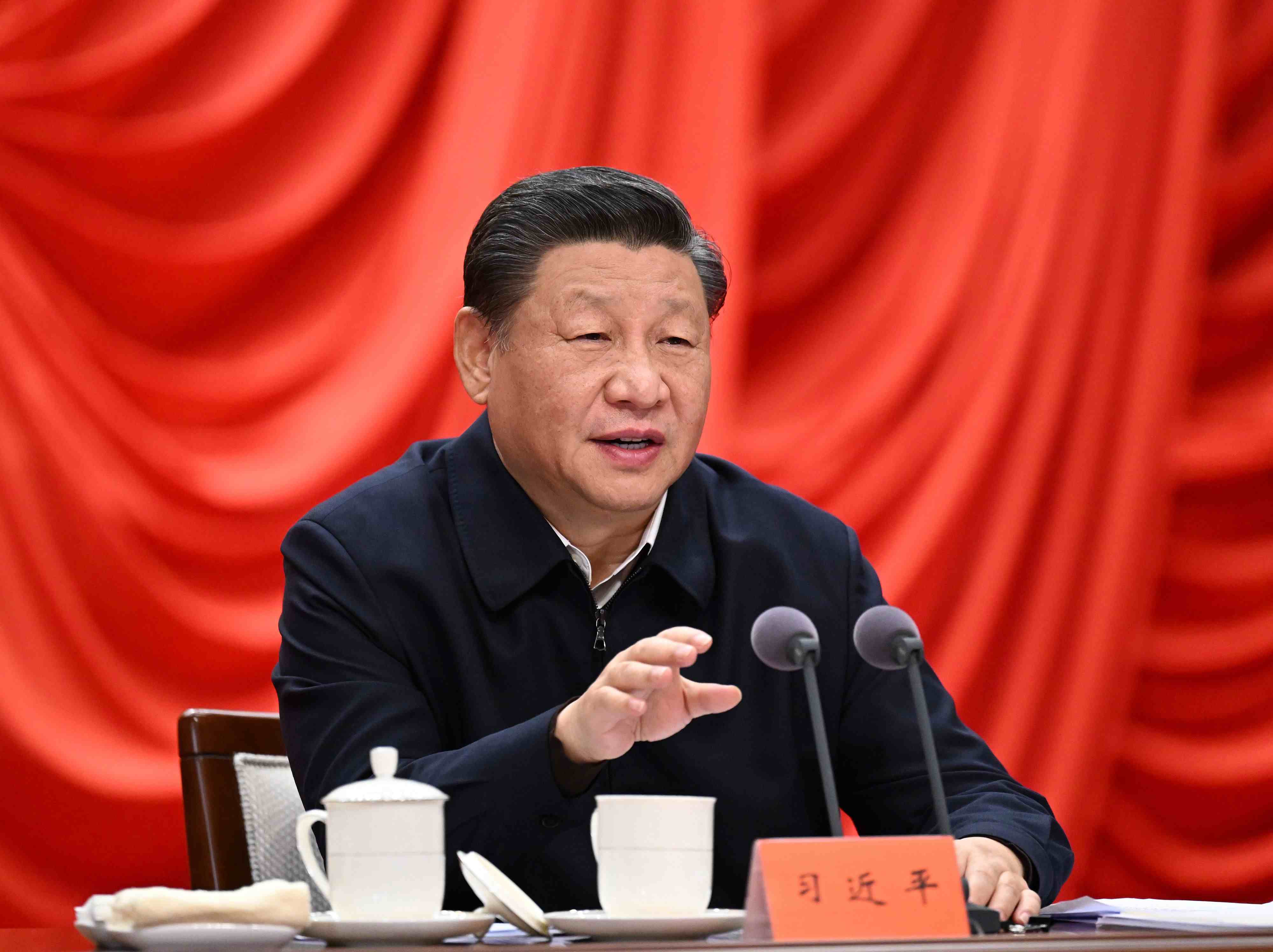 △ 2022年1月11日，習(xí)近平總書記在省部級主要領(lǐng)導(dǎo)干部學(xué)習(xí)貫徹黨的十九屆六中全會精神專題研討班開班式上發(fā)表重要講話，強(qiáng)調(diào)全黨同志都要明大德、守公德、嚴(yán)私德。