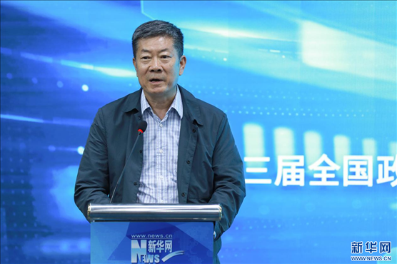 中國版權(quán)協(xié)會(huì)理事長、第十三屆全國政協(xié)文化文史和學(xué)習(xí)委員會(huì)副主任、新聞出版總署原副署長、國家版權(quán)局原副局長閻曉宏現(xiàn)場致辭