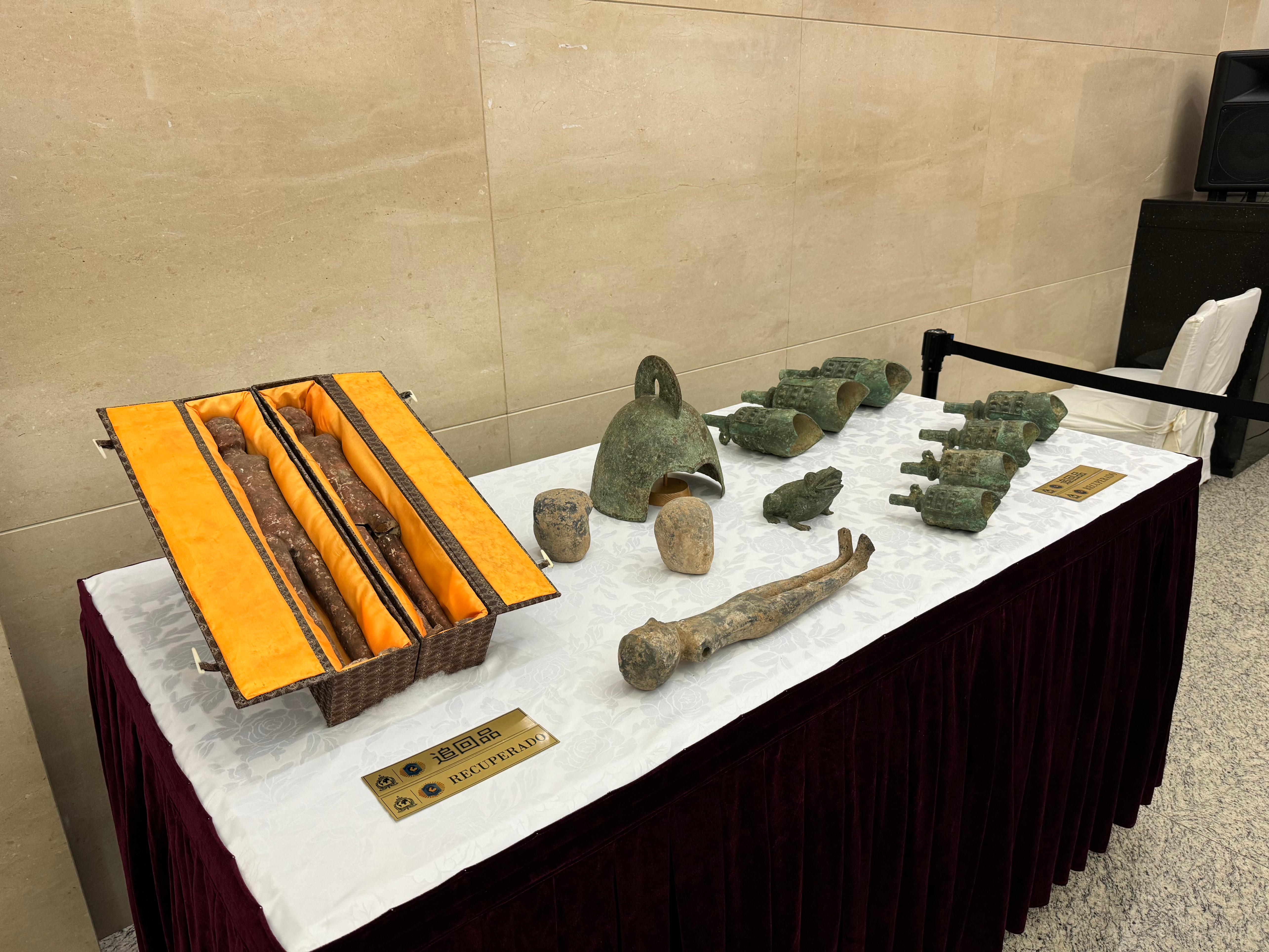 阿根廷返還的14件文物藝術品。國家文物局供圖