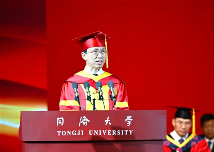 同濟(jì)大學(xué)校長、中國工程院院士鄭慶華