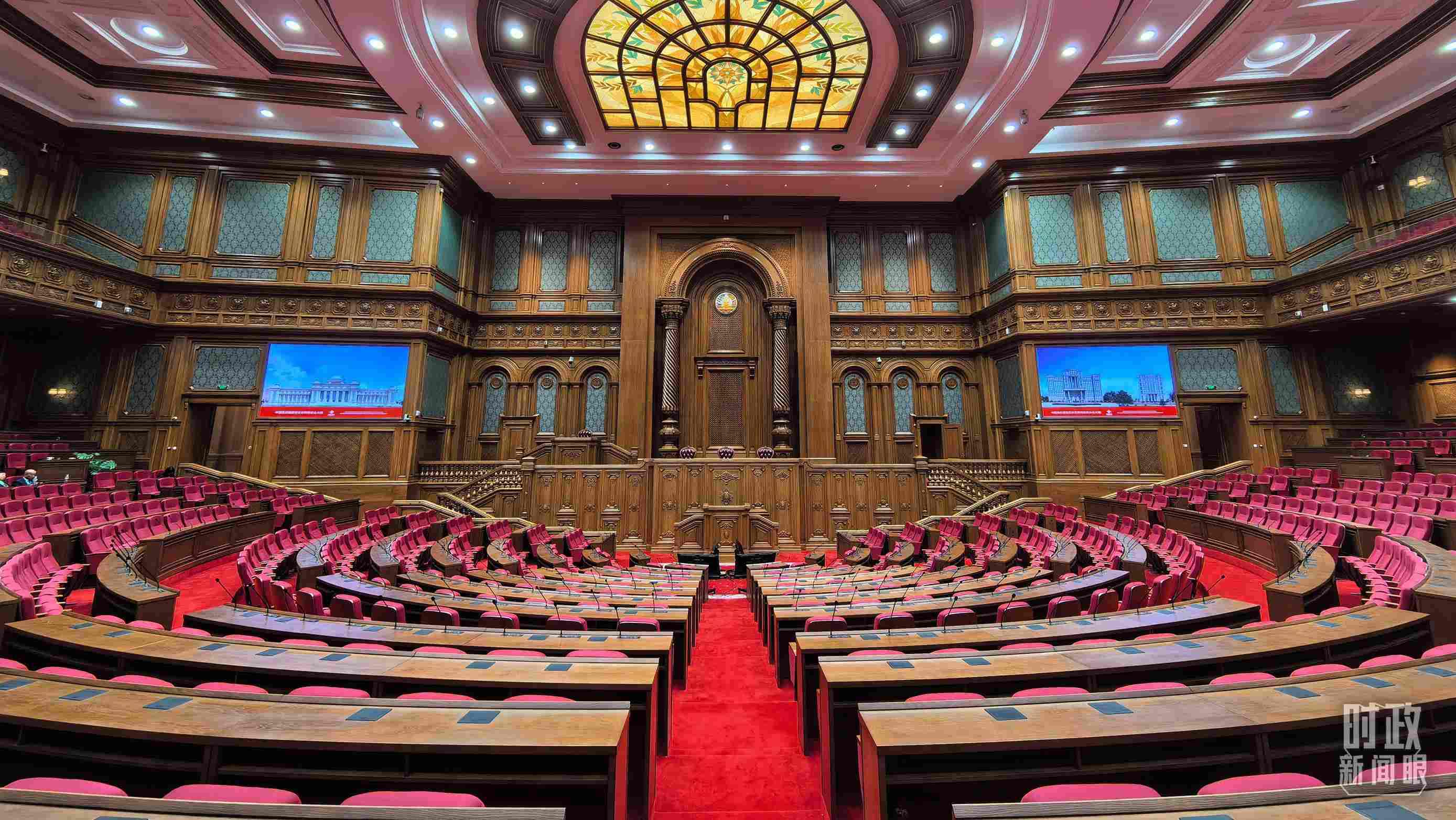 △中方援建塔議會大樓內(nèi)的聯(lián)席議會廳。（總臺央視記者陸泓宇拍攝）