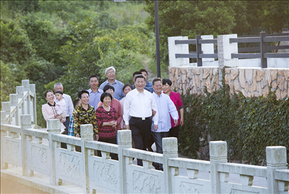 2015年5月25日，習近平總書記在浙江省舟山市定海區(qū)干覽鎮(zhèn)新建社區(qū)視察。