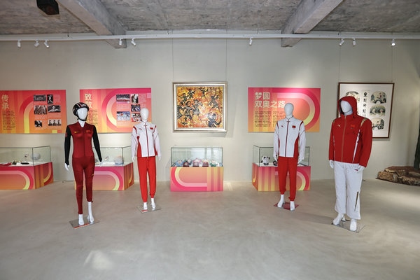 “揚(yáng)帆起航 為巴黎喝彩”中國(guó)體育文化展展廳。 主辦方供圖