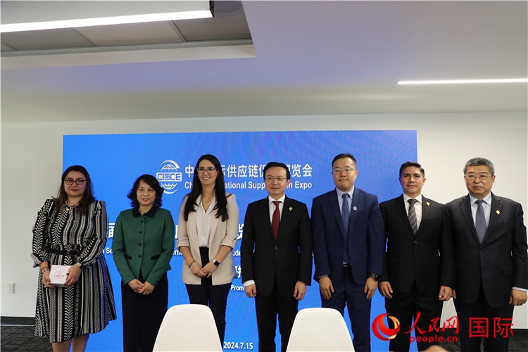 嘉賓合影。人民網(wǎng) 埃內(nèi)斯托·多明戈斯攝