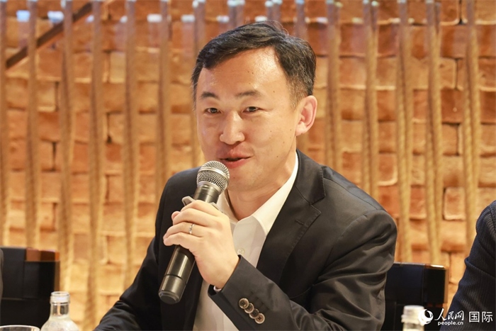 中國駐里約熱內(nèi)盧代總領(lǐng)事王海濤在座談會(huì)上致辭。人民網(wǎng)記者 陳海琪攝