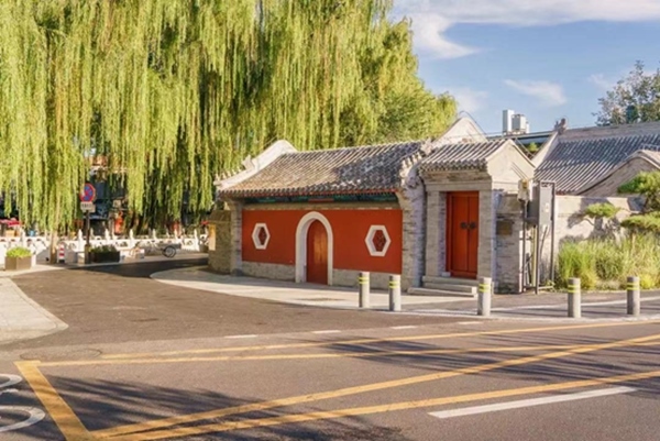 北京建筑大學古建保護與利用專業(yè)師生對北京德勝門內(nèi)大街開展空間品質綜合提升項目，圖為項目竣工后的實景圖。校方供圖